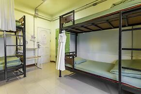 OYO 928 Leaf Hostel
