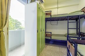 OYO 928 Leaf Hostel
