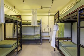 OYO 928 Leaf Hostel