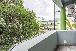 OYO 928 Leaf Hostel