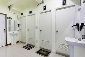 OYO 928 Leaf Hostel