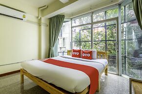OYO 928 Leaf Hostel