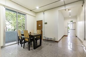 OYO 928 Leaf Hostel