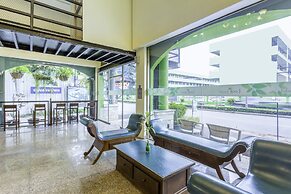 OYO 928 Leaf Hostel