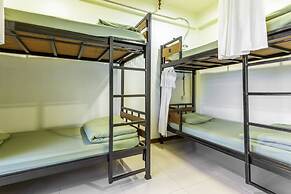 OYO 928 Leaf Hostel