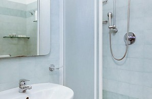 Hotel Aris