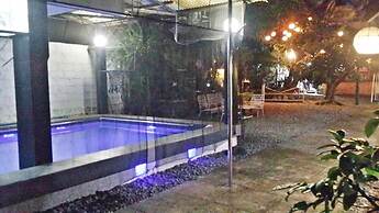V House