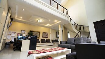 Aleyra Hotel and Villa Garut