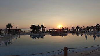 RİSUS RESORT HOTEL KUŞADASI