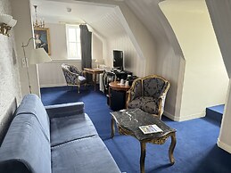 Château Le Prieuré - La Maison Younan