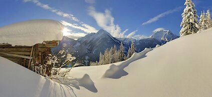 ZILLERTALERHOF - Alpine Hideway