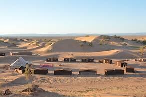Erg Lihoudi Standard Camp