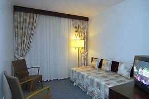 Grand Asa Family Suites