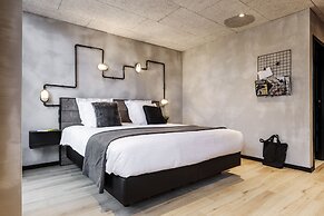 Upstairs Hotel