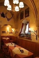 Alpenrose Traditionsgasthof Mittenwald