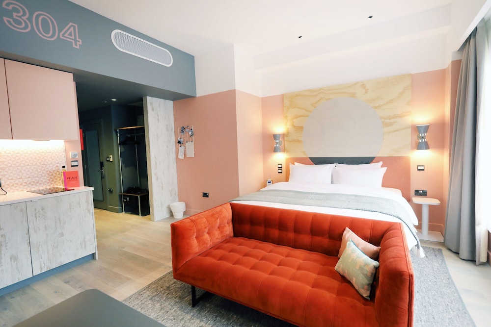 room2 Southampton Hometel