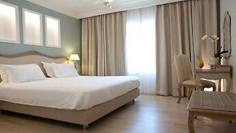 Royal Nidri Hotel & Apartments