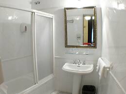 Hostal Canovas