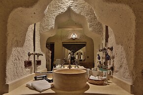 Romance Cave Suites