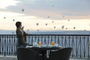 Romance Cave Suites
