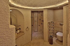 Romance Cave Suites