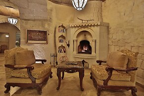 Romance Cave Suites