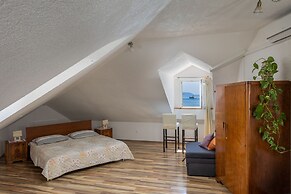 Old Town Sunrise Apartments