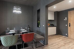 Onyx Luxury
