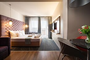 Onyx Luxury