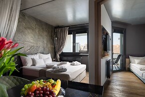 Onyx Luxury