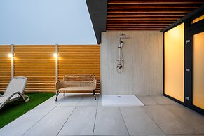 Onyx Luxury