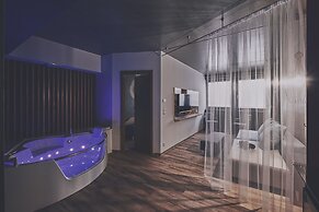 Onyx Luxury