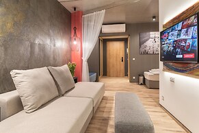 Onyx Luxury
