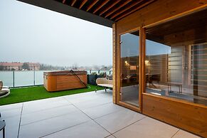 Onyx Luxury