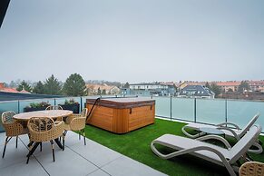 Onyx Luxury