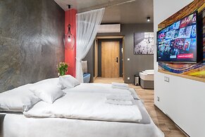 Onyx Luxury