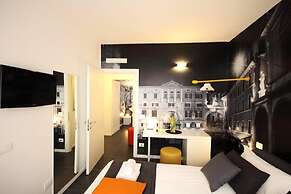 DiMoras House