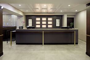 DoubleTree by Hilton Montreal Airport