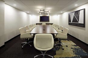 DoubleTree by Hilton Montreal Airport