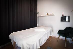 Ada Suites