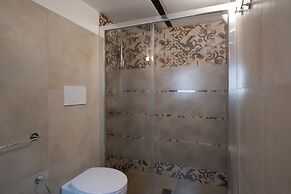 Ada Suites