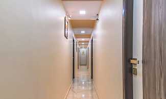 Hotel Nest In, Malad