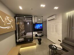 LAVRIS City Suites
