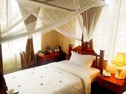 Red Sun Hotel