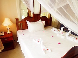 Red Sun Hotel