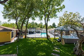 Felix Residence