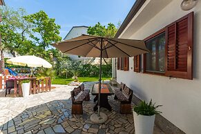 Felix Residence