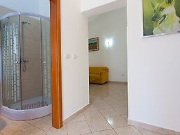 Felix Residence