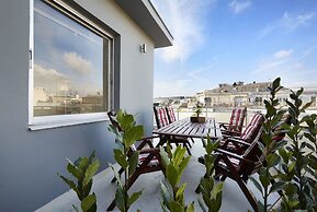 Chloe Boutique Apartments