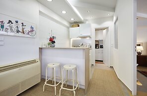 Chloe Boutique Apartments